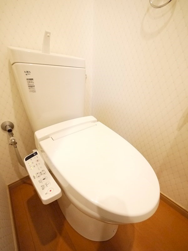 トイレ：ウォシュレット付きです。