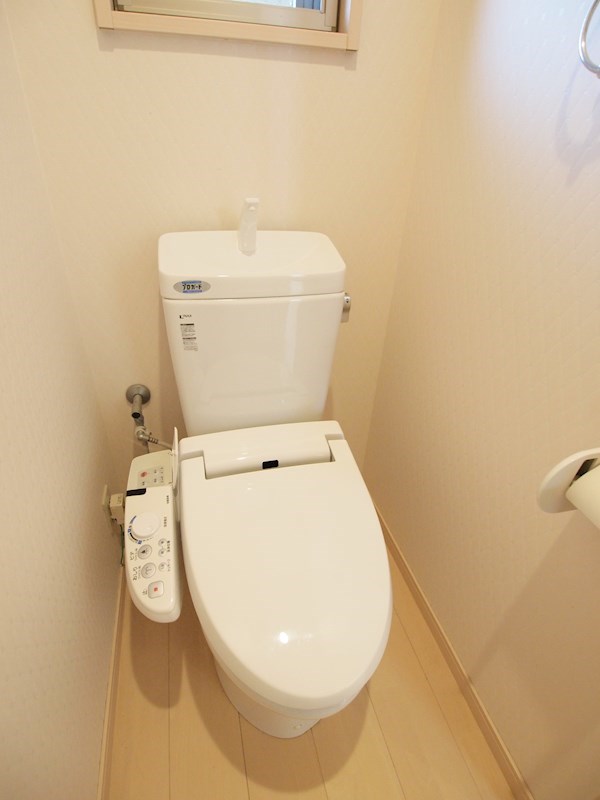 トイレ：ウォシュレット付きです。