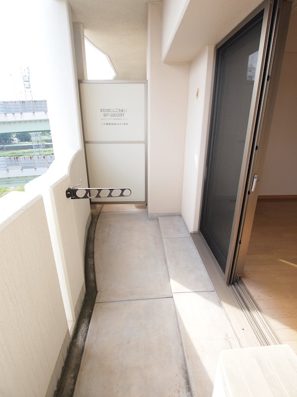 ベランダ：バルコニーも明るさ十分です(^^♪