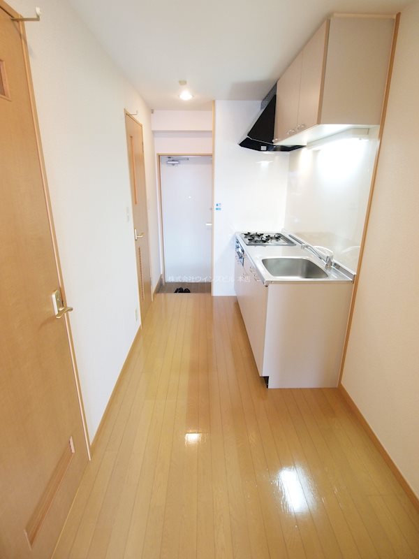 その他部屋・スペース：キッチン廻り広めです。
