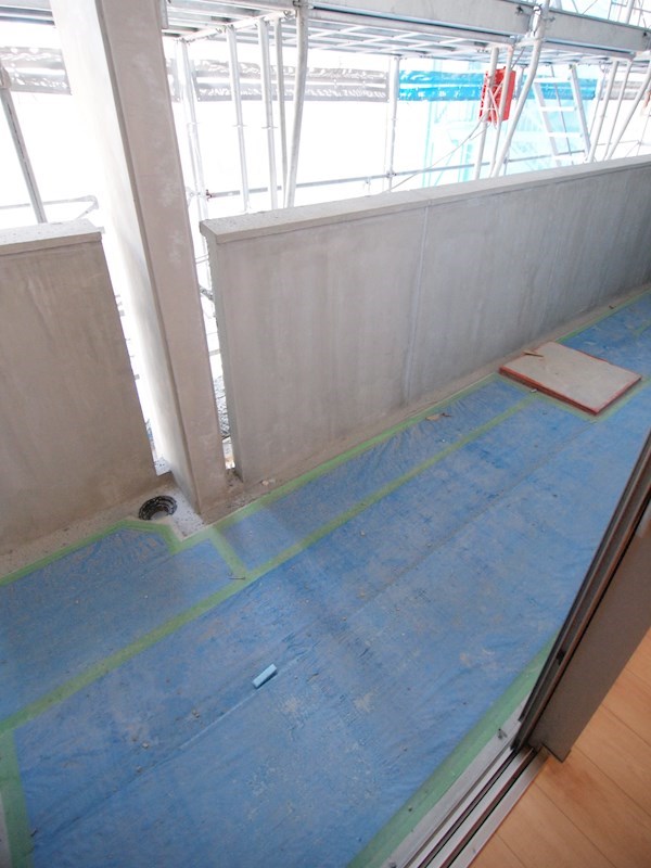 ベランダ：只今建築中。。。