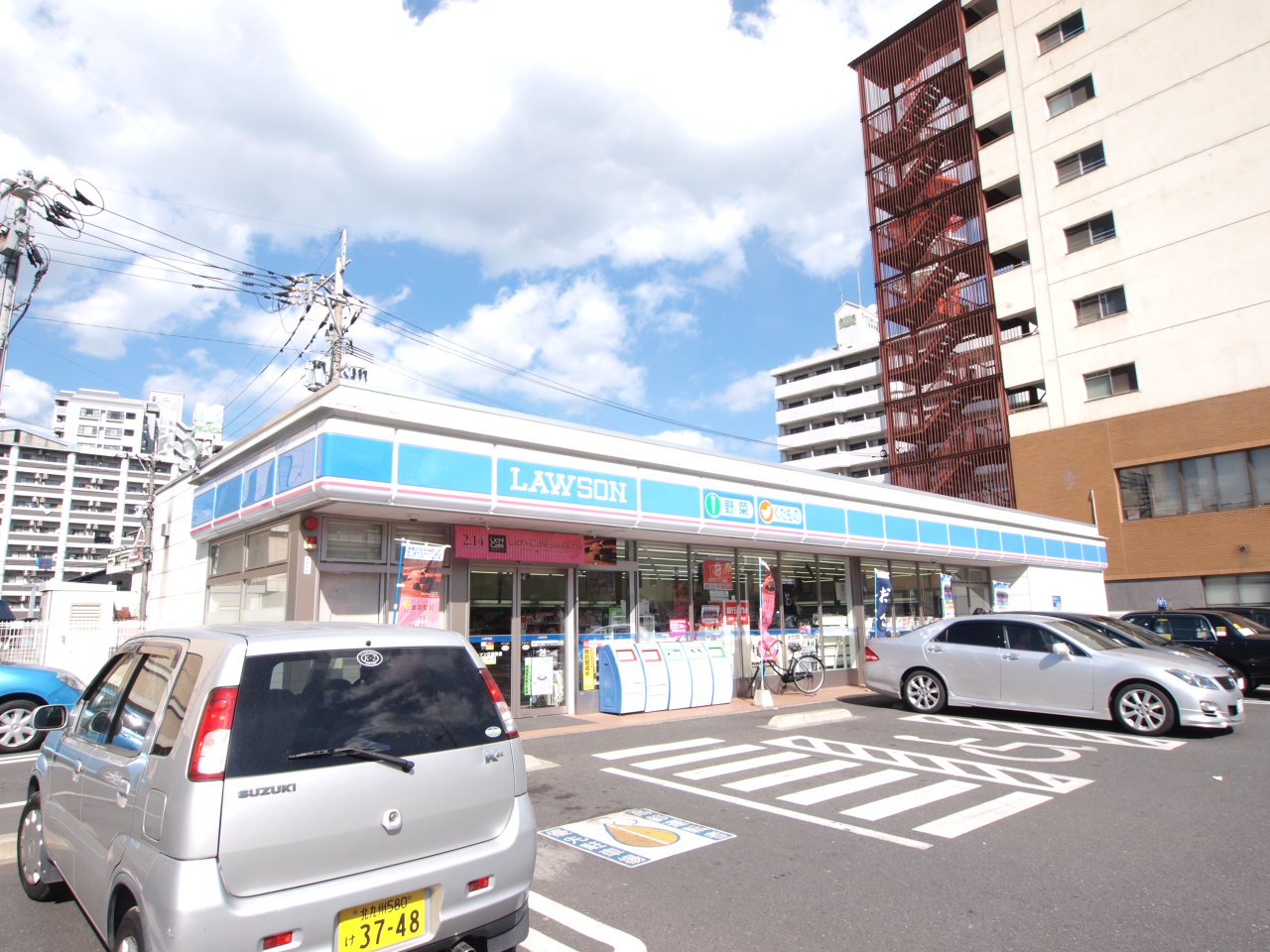 コンビ二：ﾛｰｿﾝ 小倉江南町西店　217m