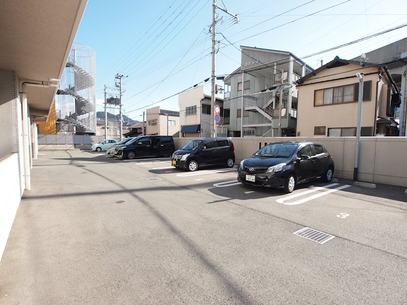 駐車場：駐車場が安いのがいいですよね♪