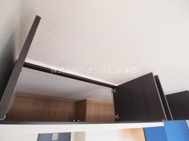 その他：上部収納。
