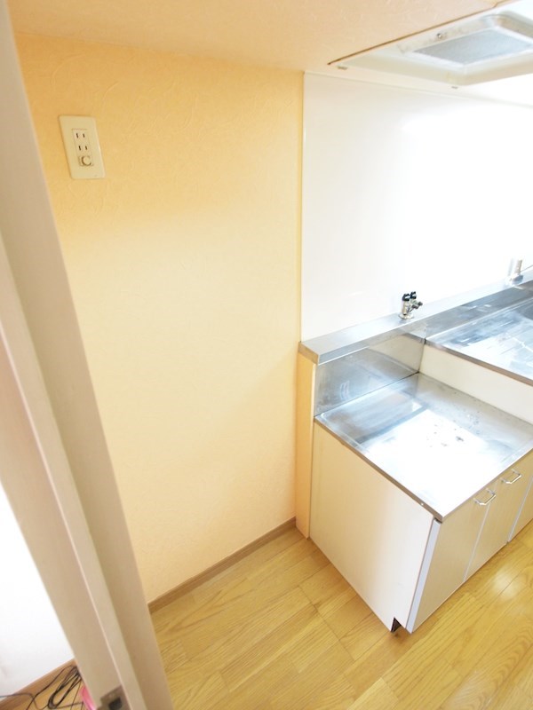その他：冷蔵庫を置くスペースがあります。