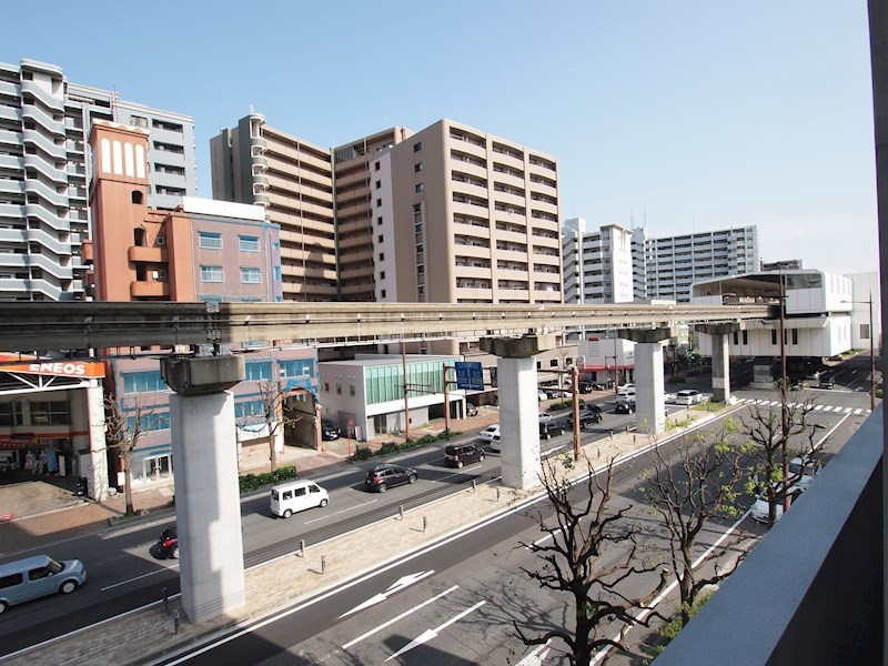 眺望：片野駅目前。