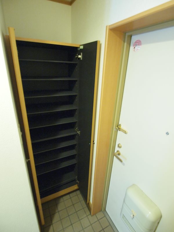 玄関：シューズＢＯＸ大容量。