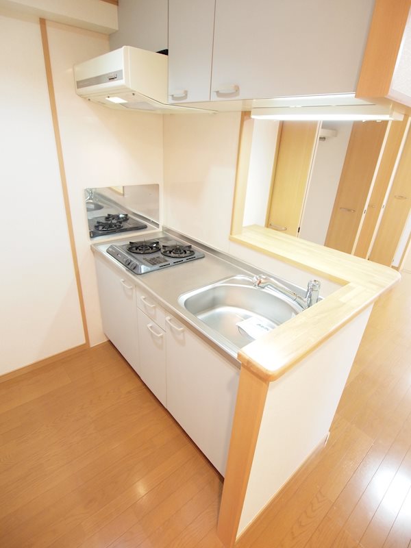 キッチン：システムキッチン。