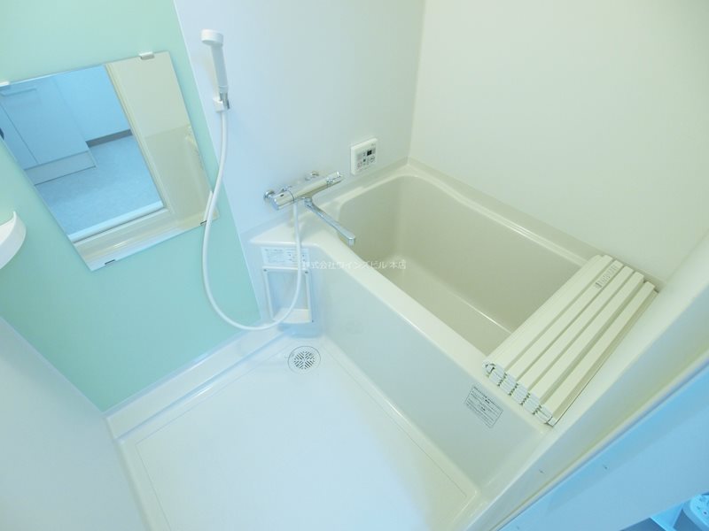 風呂画像：お湯張り機能付き。