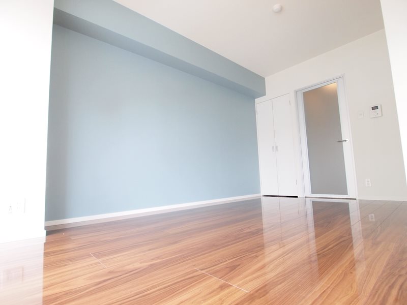 ベッドルーム：広さも充分なお部屋です