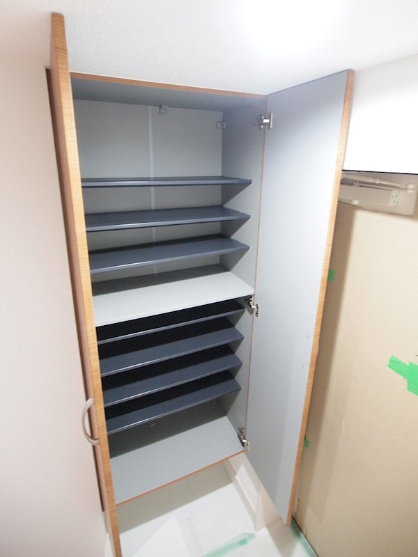 玄関：大容量シューズＢＯＸ。