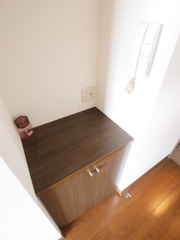 その他部屋・スペース：棚あります。
