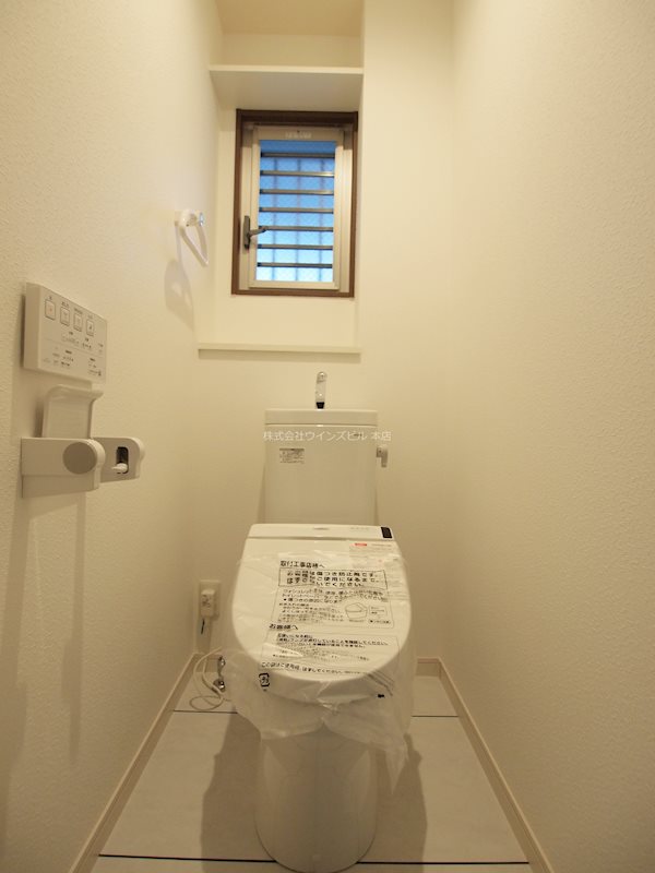 トイレ：トイレに窓って便利ですよね。