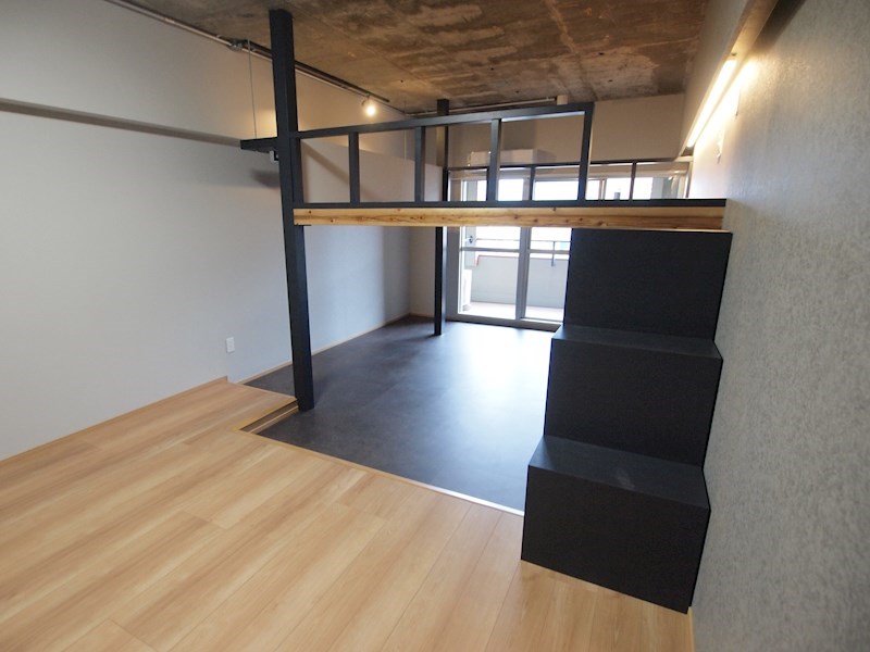 収納：ロフト付きのお部屋です。