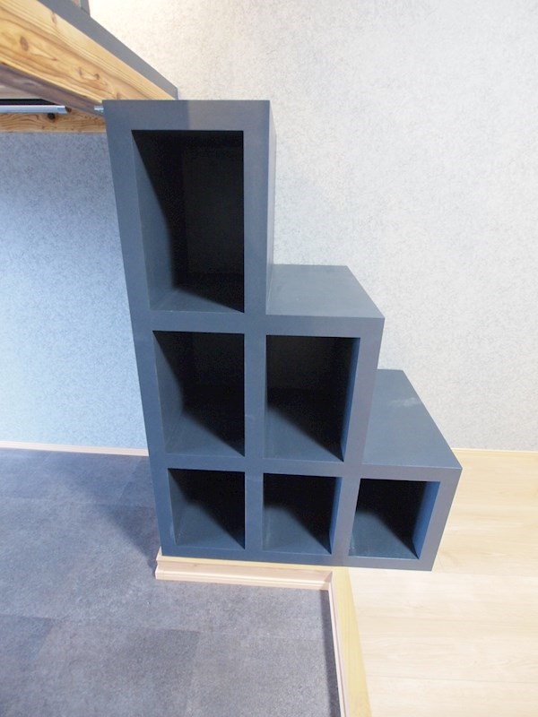 収納：小物入れなどに使えます。