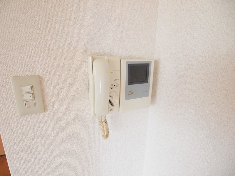 セキュリティ：TVモニタ付きです。