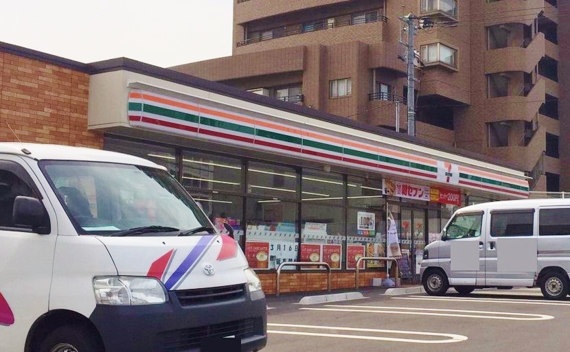 コンビ二：ｾﾌﾞﾝｲﾚﾌﾞﾝ 小倉井堀4丁目店　157m