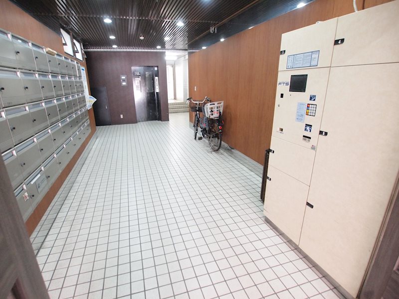 エントランス：宅配ＢＯＸありです。