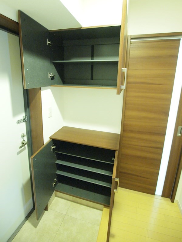 玄関：シューズBOX付き・デザイナーズ