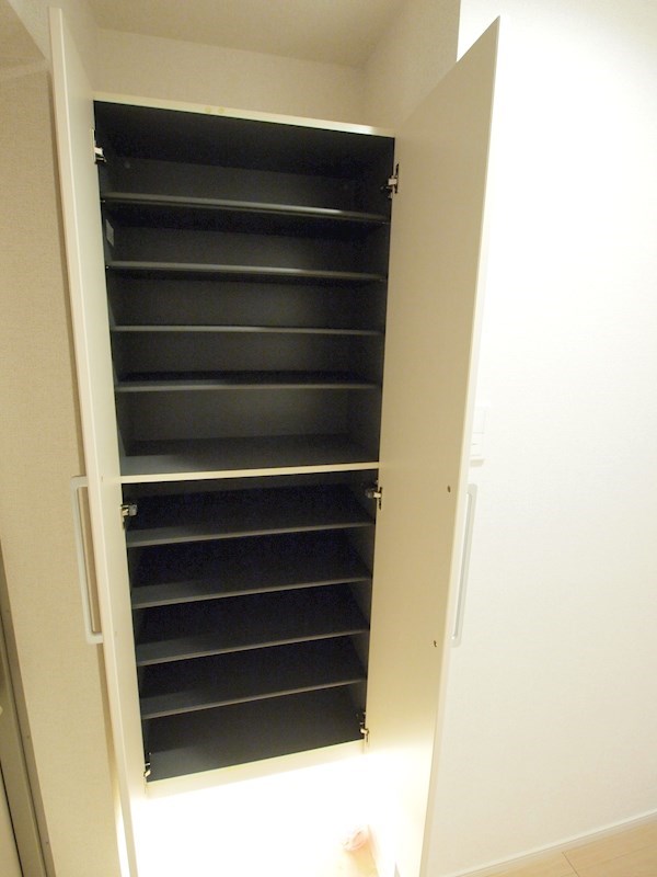 玄関：シューズＢＯＸ大容量。
