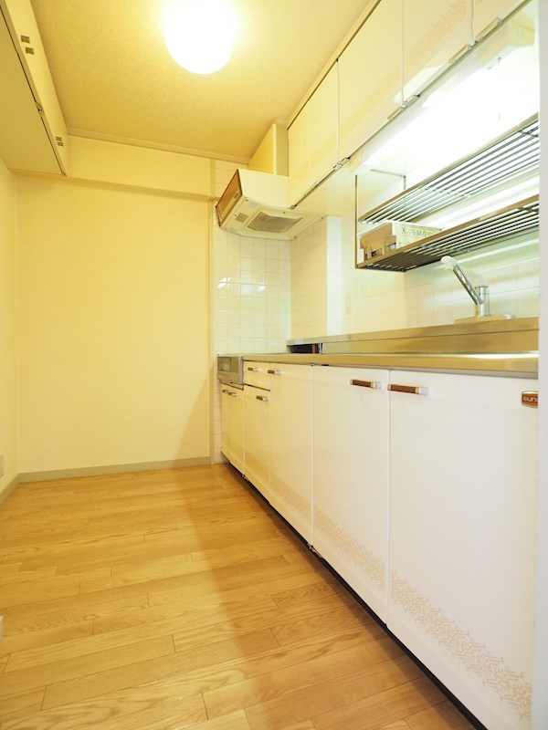 キッチン：オール電化。ＩＨ３口コンロ設置です。