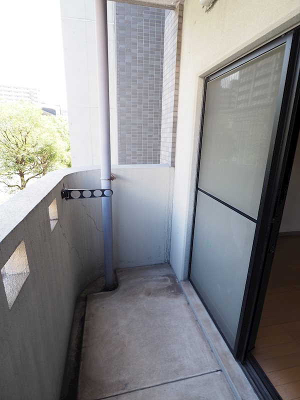 ベランダ：角部屋タイプです。
