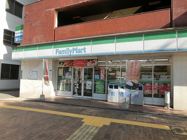 コンビ二：ﾌｧﾐﾘｰﾏｰﾄ 小倉ﾓﾉﾚｰﾙ片野駅前店　116m