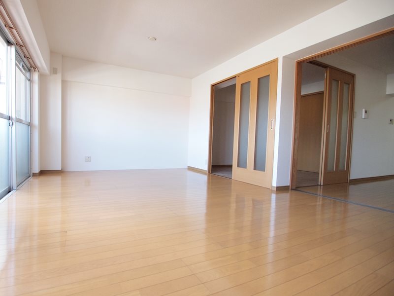 その他共有部分：お部屋は洋室になって広々。