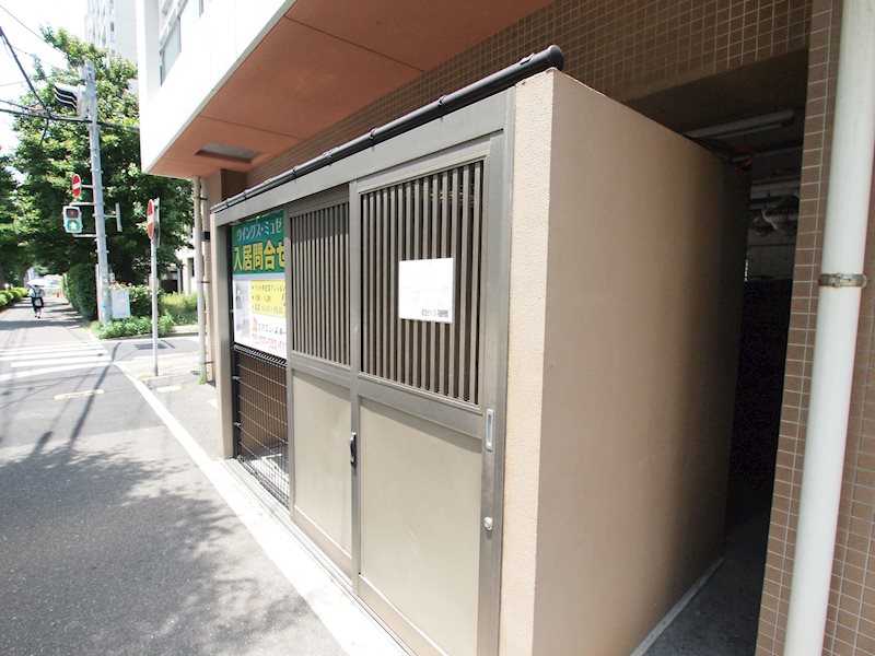 その他共有部分：敷地内ごみ捨て場あり。