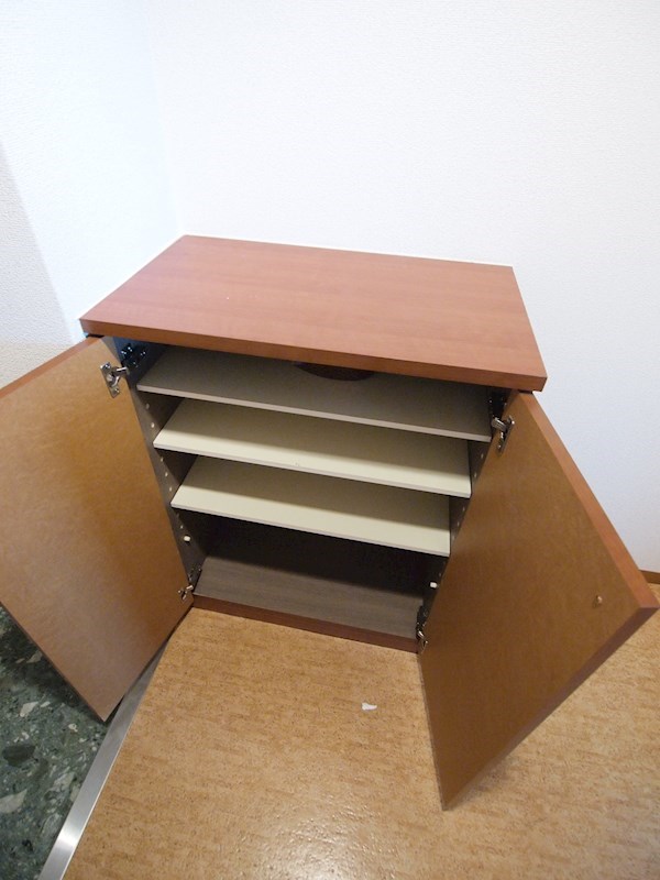 玄関：シューズBOX完備。