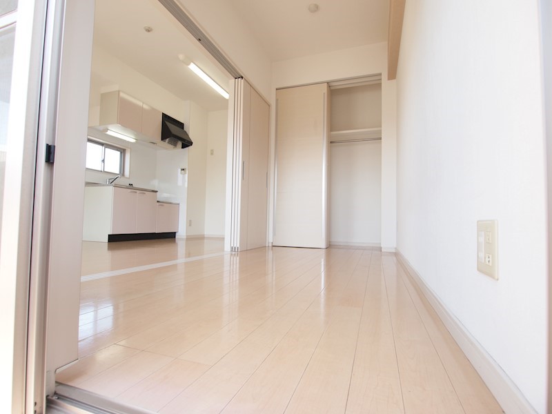 ベッドルーム：とても綺麗なお部屋です。