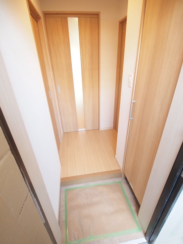 玄関：オシャレな内装です。