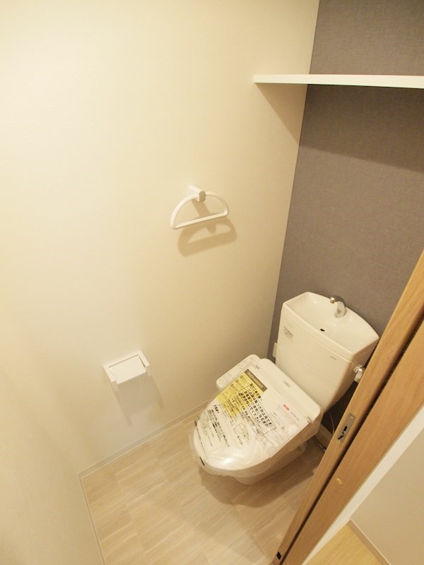 トイレ：ウォシュレット付きのトイレです。
