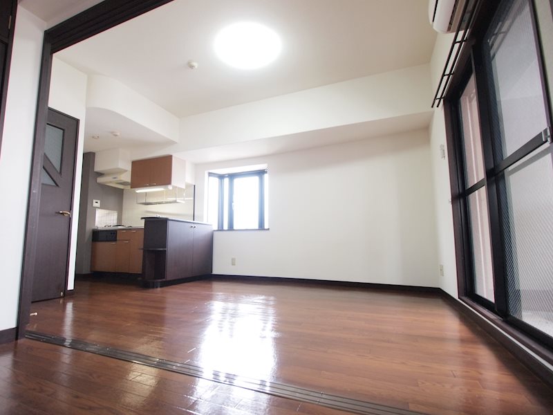その他設備：角部屋で開放感があります。