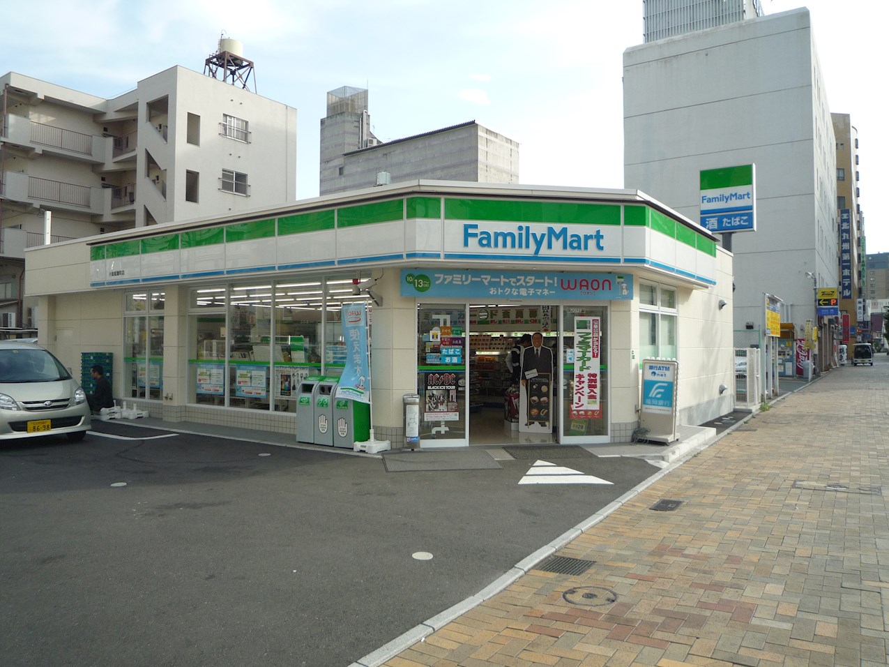 コンビ二：ﾌｧﾐﾘｰﾏｰﾄ 小倉紺屋町店　143m