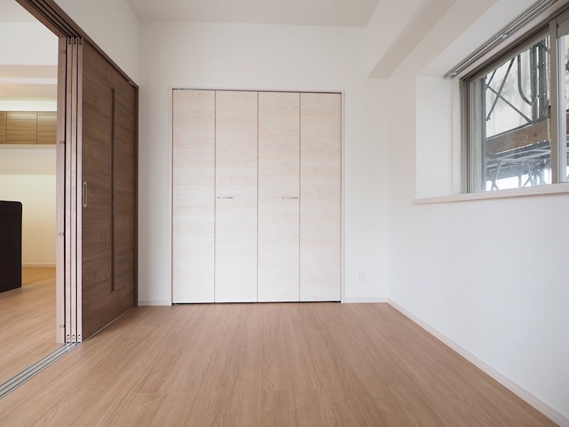 ベッドルーム：開放的なお部屋