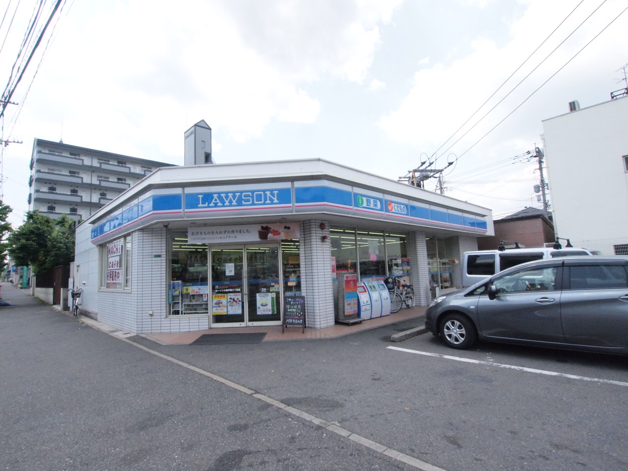 コンビ二：ﾛｰｿﾝ 小倉井堀三丁目店　297m