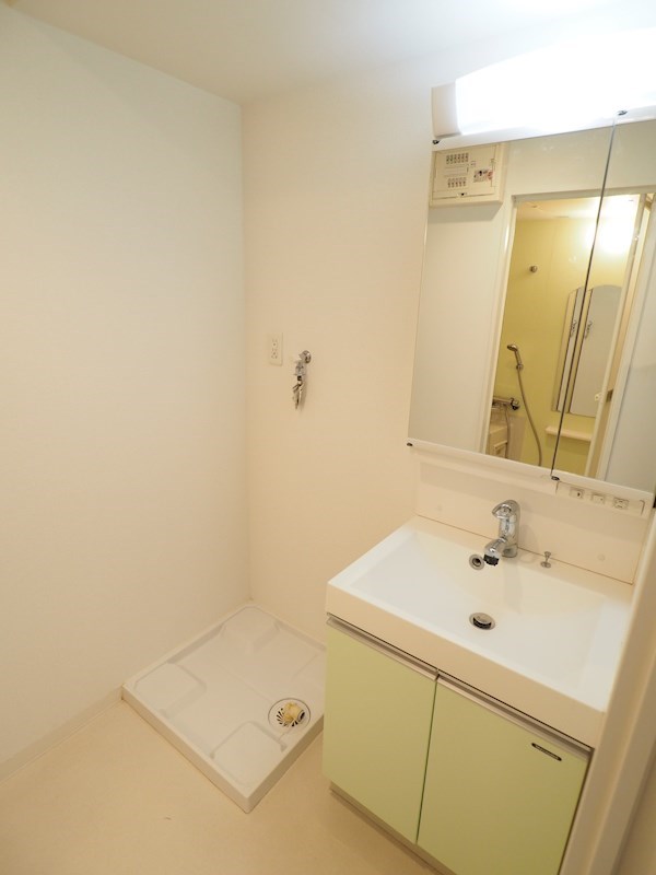 ハイコート浅野 洗面台あり。洗面、トイレ別です。
